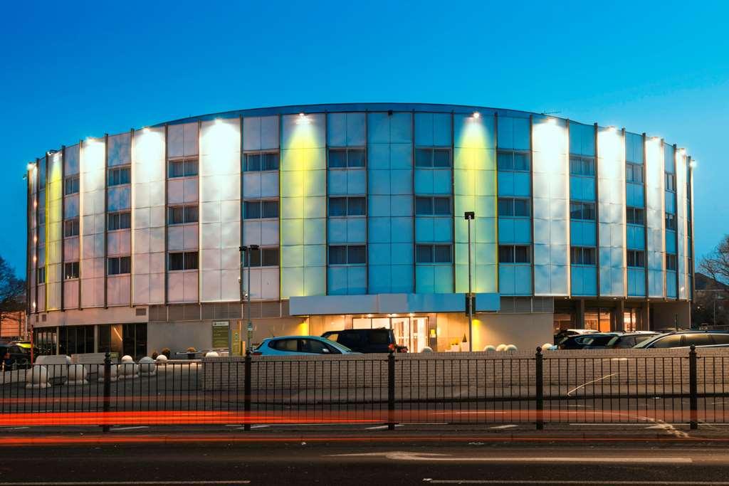 Best Western London Heathrow Ariel Hotel Хейс Екстериор снимка