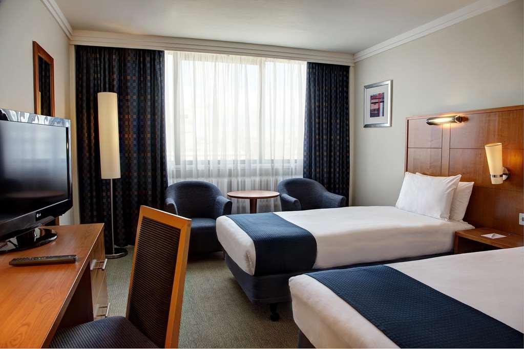 Best Western London Heathrow Ariel Hotel Хейс Стая снимка