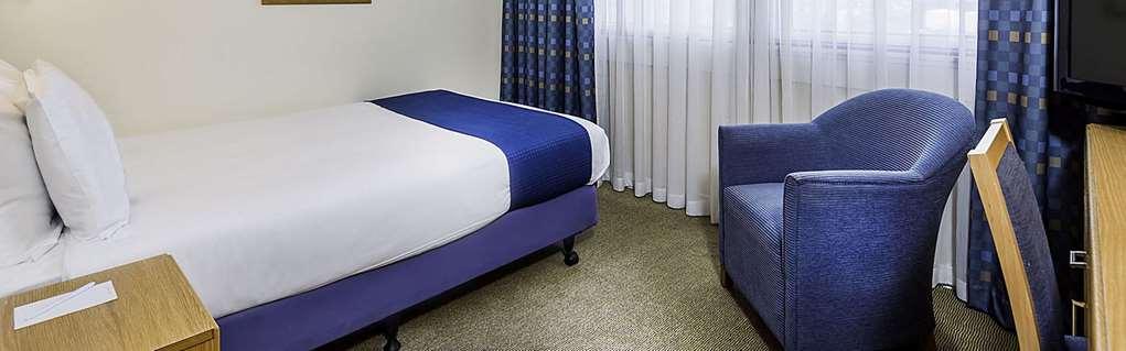 Best Western London Heathrow Ariel Hotel Хейс Стая снимка